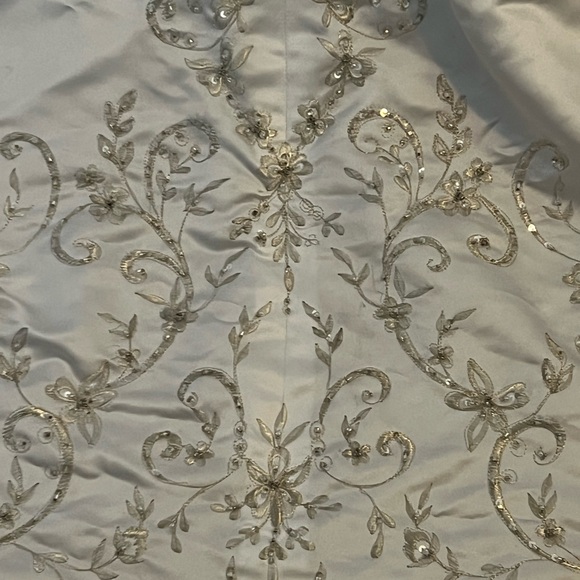 NWT- sample White Strapless Gown with Silver Detailing - Picture 5 of 7